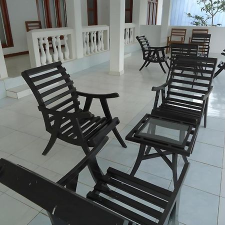 Kent Hotel Tissamaharama Exterior foto