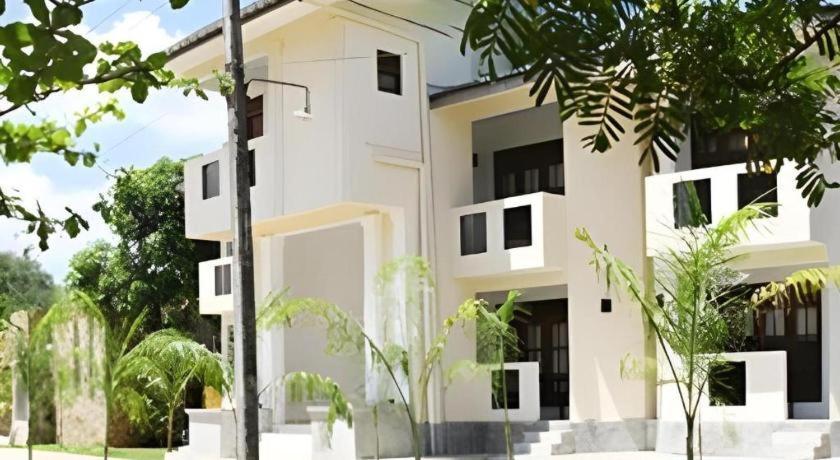 Kent Hotel Tissamaharama Exterior foto