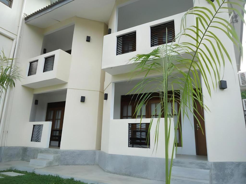 Kent Hotel Tissamaharama Exterior foto
