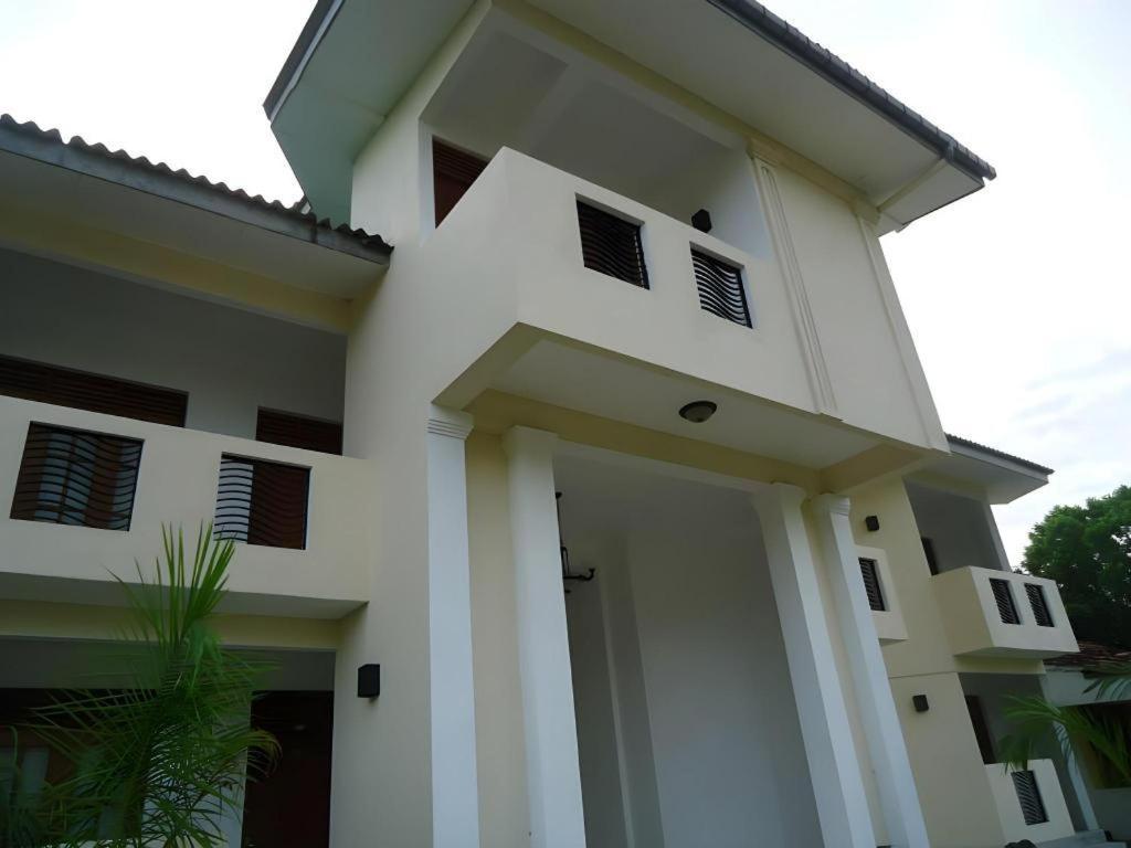 Kent Hotel Tissamaharama Exterior foto