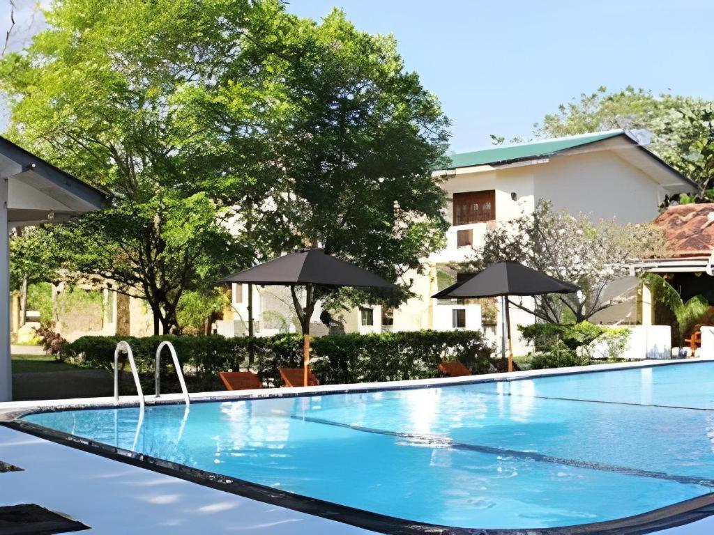 Kent Hotel Tissamaharama Exterior foto