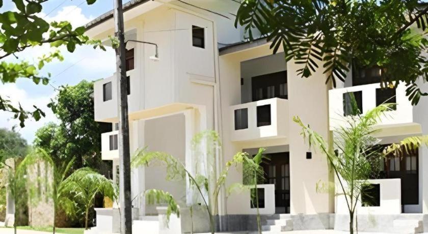 Kent Hotel Tissamaharama Exterior foto