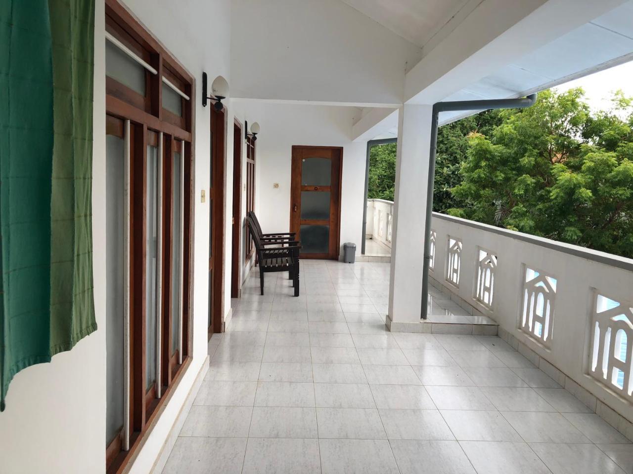 Kent Hotel Tissamaharama Exterior foto
